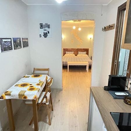 Trevisani Central Station Apartment Bari Zewnętrze zdjęcie