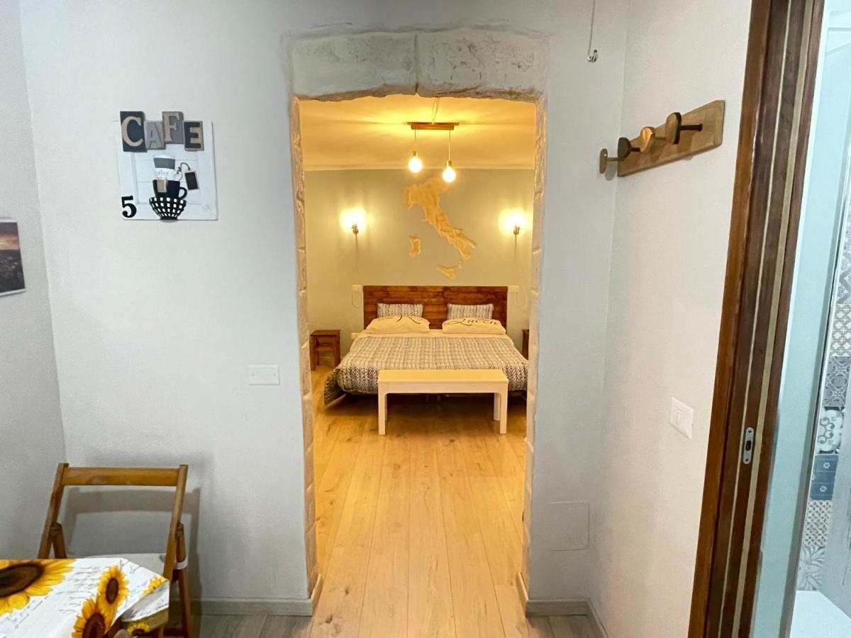 Trevisani Central Station Apartment Bari Zewnętrze zdjęcie