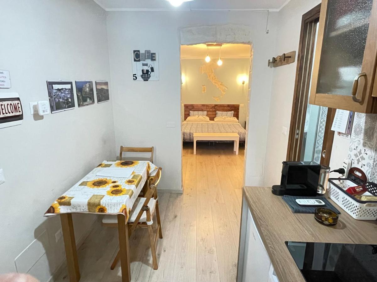 Trevisani Central Station Apartment Bari Zewnętrze zdjęcie